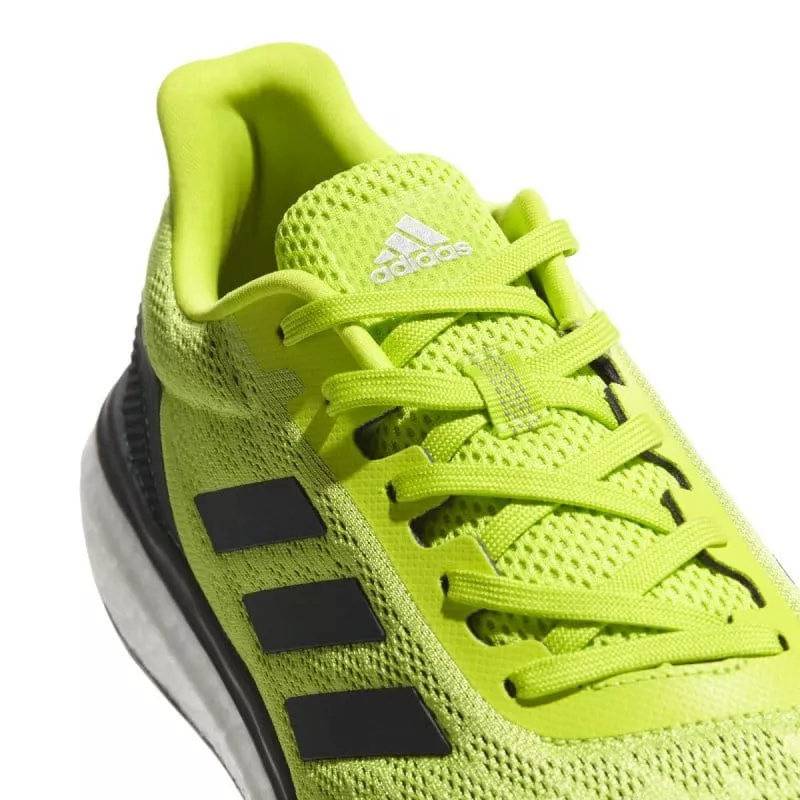 Pantofi de alergare adidas RESPONSE M