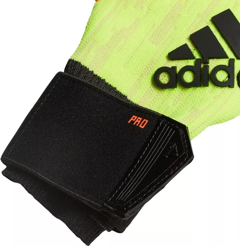 Goalkeeper's gloves adidas Predator PRO