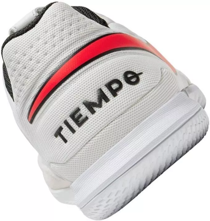 Sálová kopačka Nike Tiempo Legend 8 Academy IC