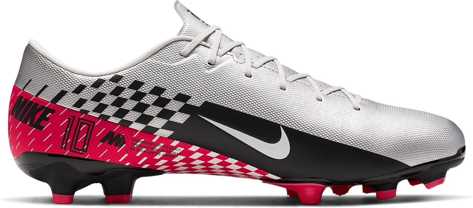 Neymar Jr. vs Bale Boot Battle Nike Hypervenom II vs adidas .