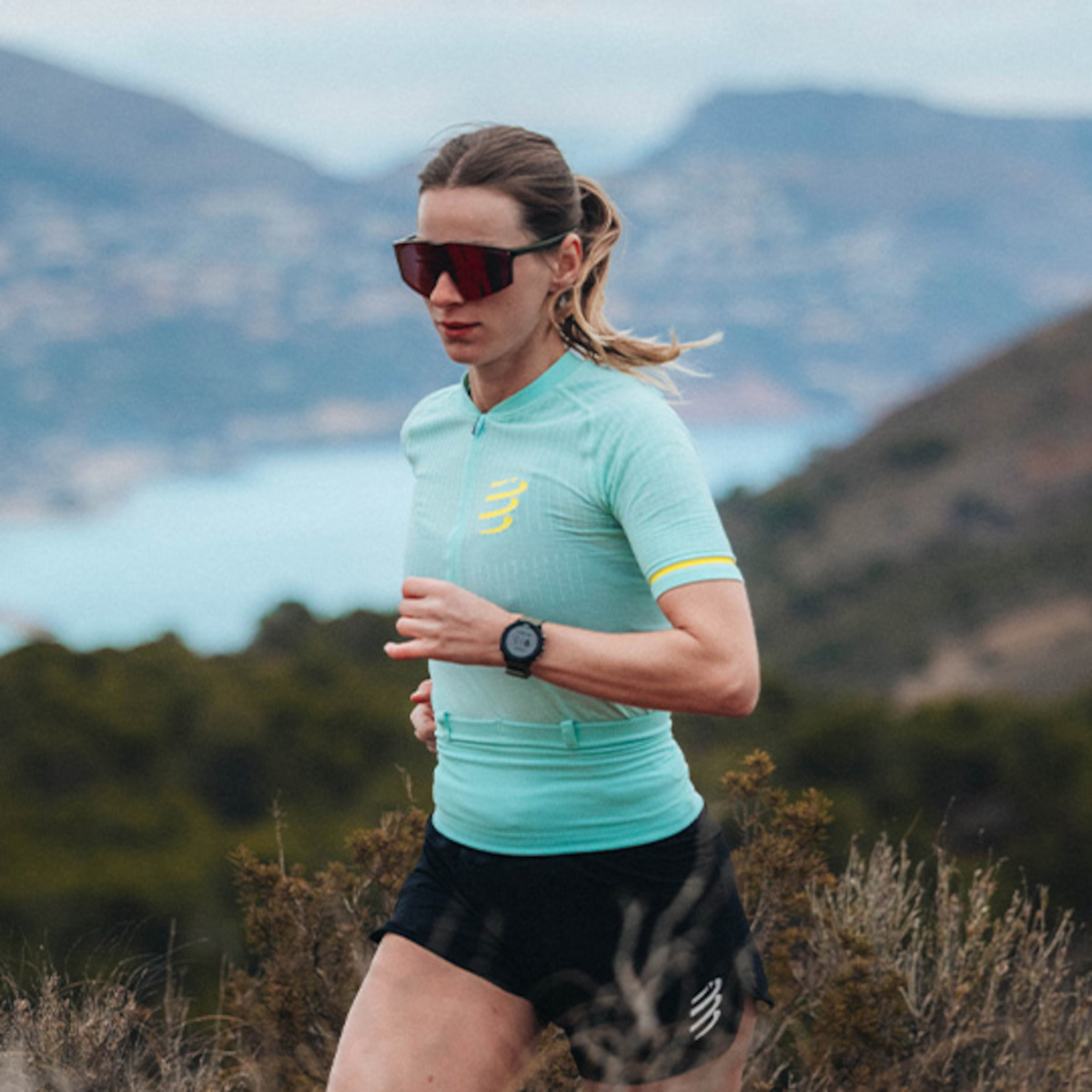 T-shirt Compressport Trail Postural SS Top W - Top4Running.com T-shirt Compressport Trail Postural SS Top W - Top4Running.com