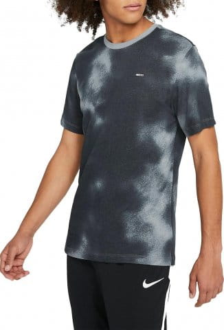 M NK FC TEE SMALL BLK AOP