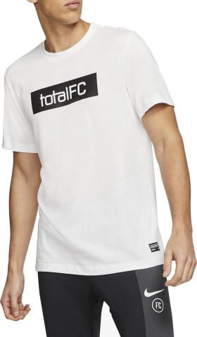 M NK FC DRY TEE SEASONAL GRPHC