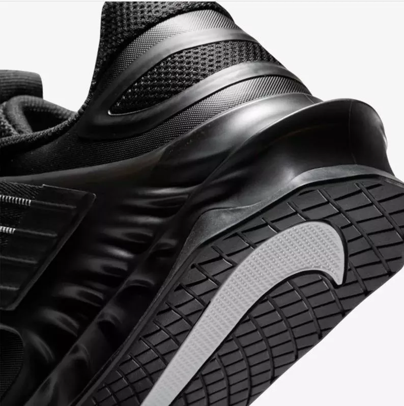 Fitness shoes Nike Savaleos