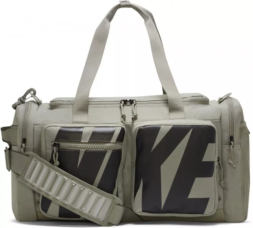 Geanta Nike NK UTILITY PWR M DUFF-GFX HO21 - 11teamsports.ro