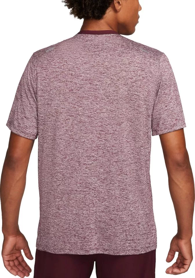 Camiseta Nike Rise 365