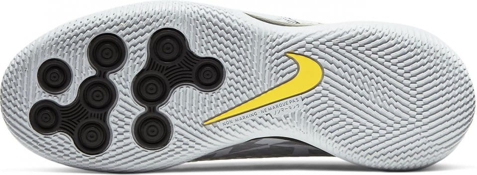 academy kyrie flytrap