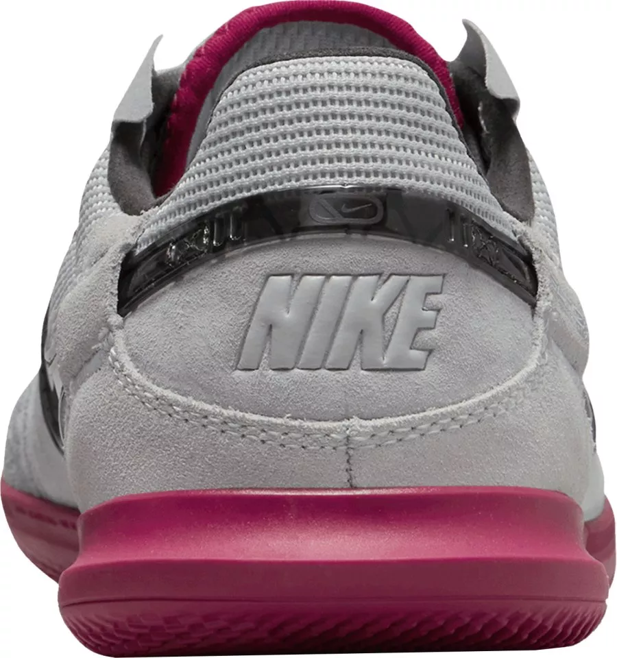 Kopačky pro malé i větší děti Nike Jr. Streetgato IC