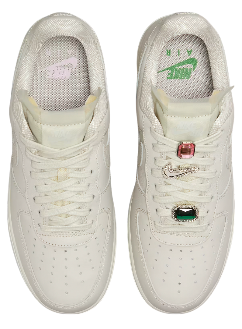靴 Nike Women's Air Force 1 Low Nike Air Force 1 Low Premium Women's Shoe. Nike RO