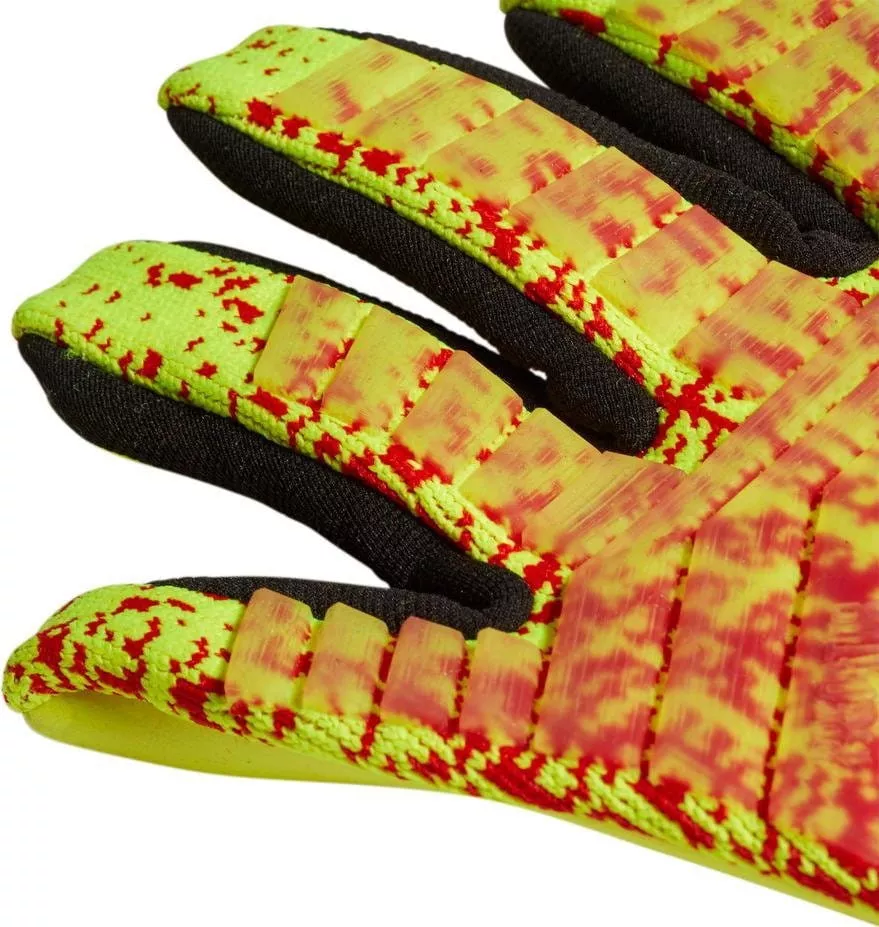 Goalkeeper's gloves adidas predator pro climawarm tw-