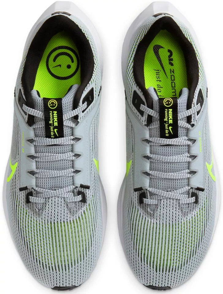 Running shoes Nike Pegasus 40