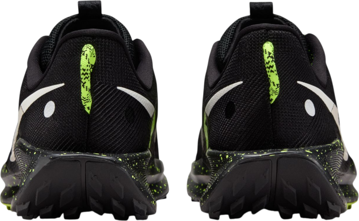 nike revolution 5 vs pegasus