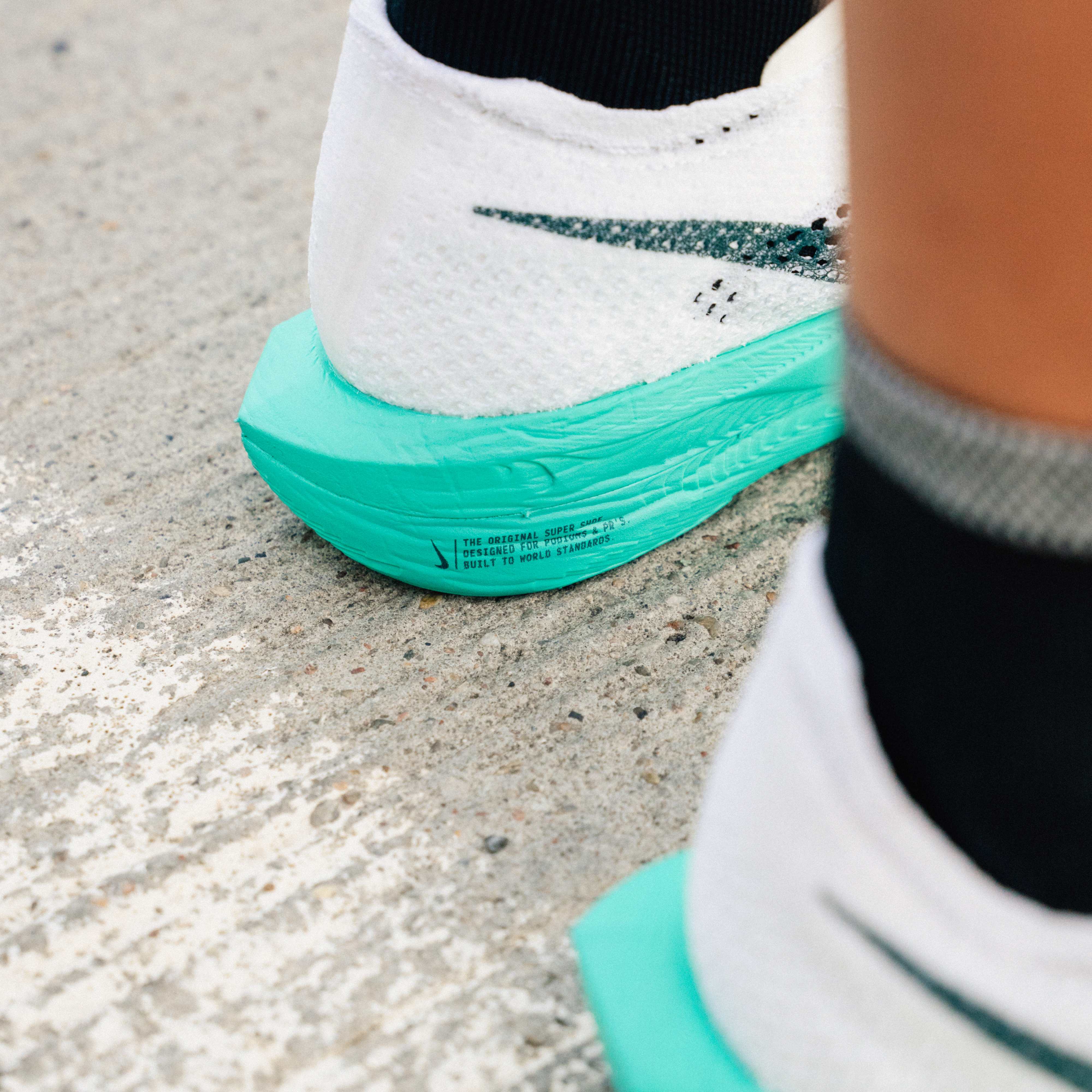新品 ZOOMX VAPORFLY NEXT% 3 青 26cm Buty Nike ZoomX Vaporfly Next% 3 M Biało-Łososiowe [DV4129