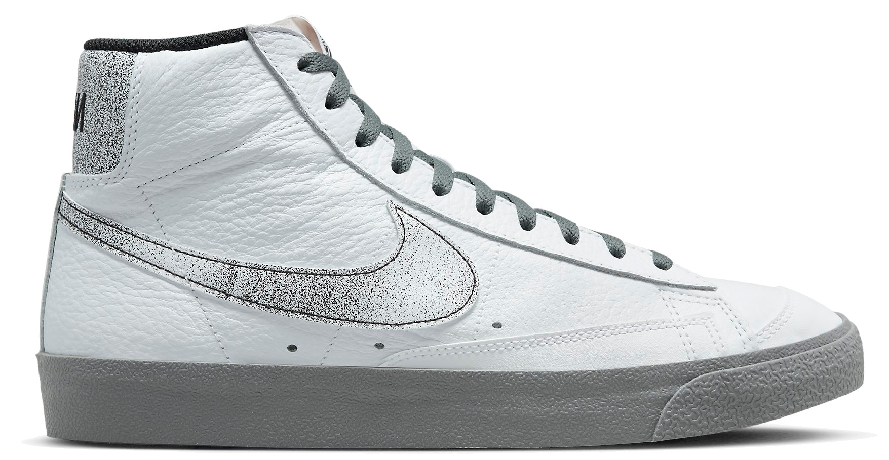 Nike Blazer Mid '77 EMB Cipők