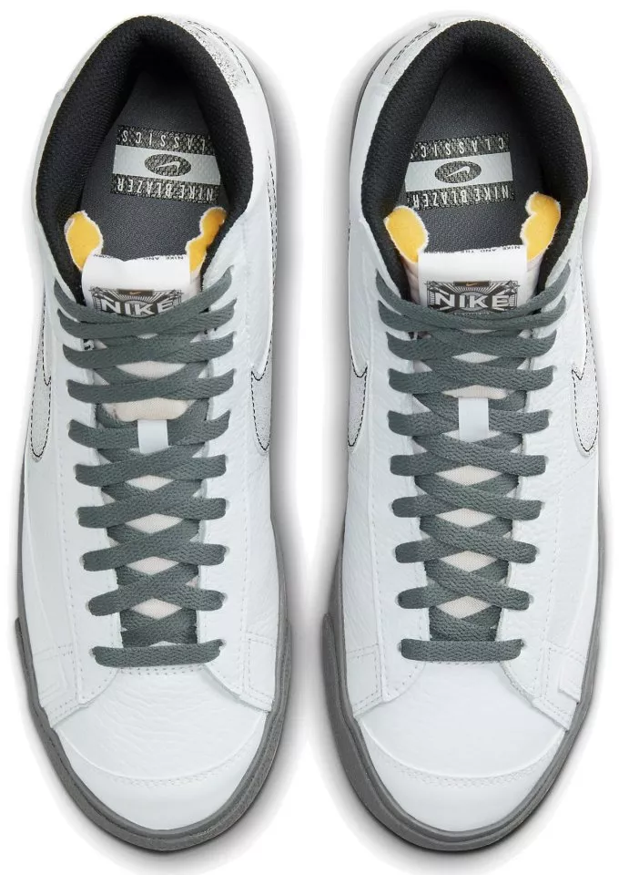 Nike Blazer Mid '77 EMB Cipők