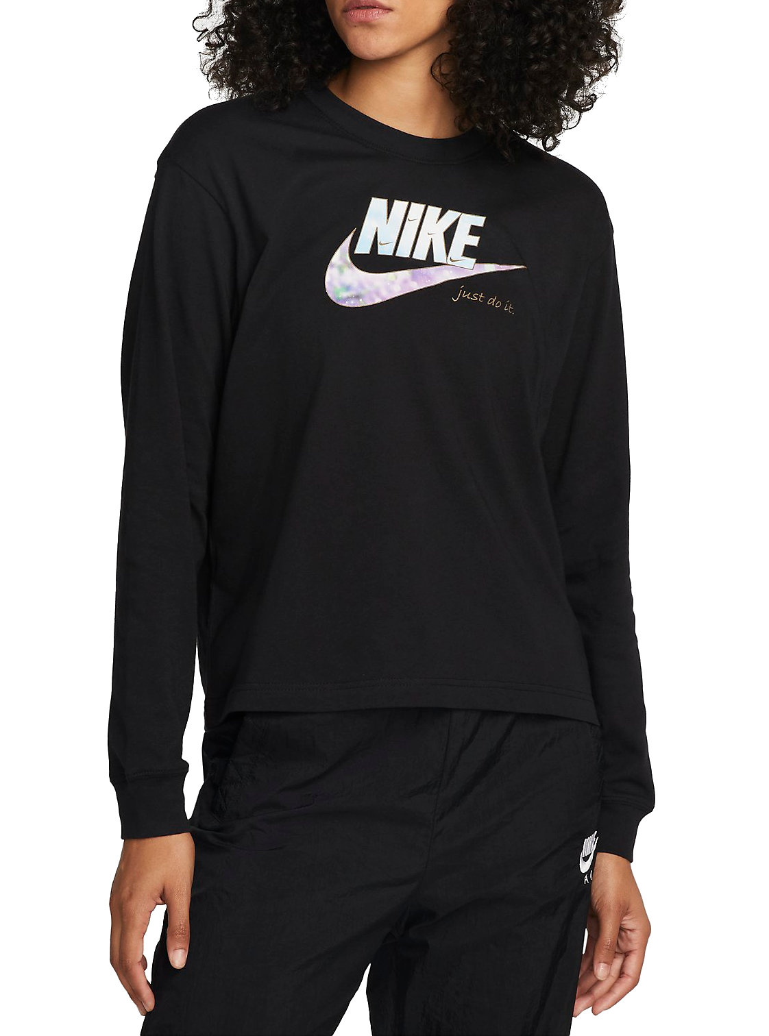 nike sportswear women s long sleeve t shirt 503470 dv9945 010