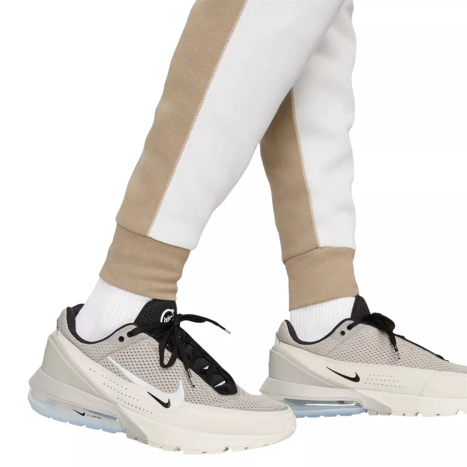Pantaloni Nike Tech Fleece