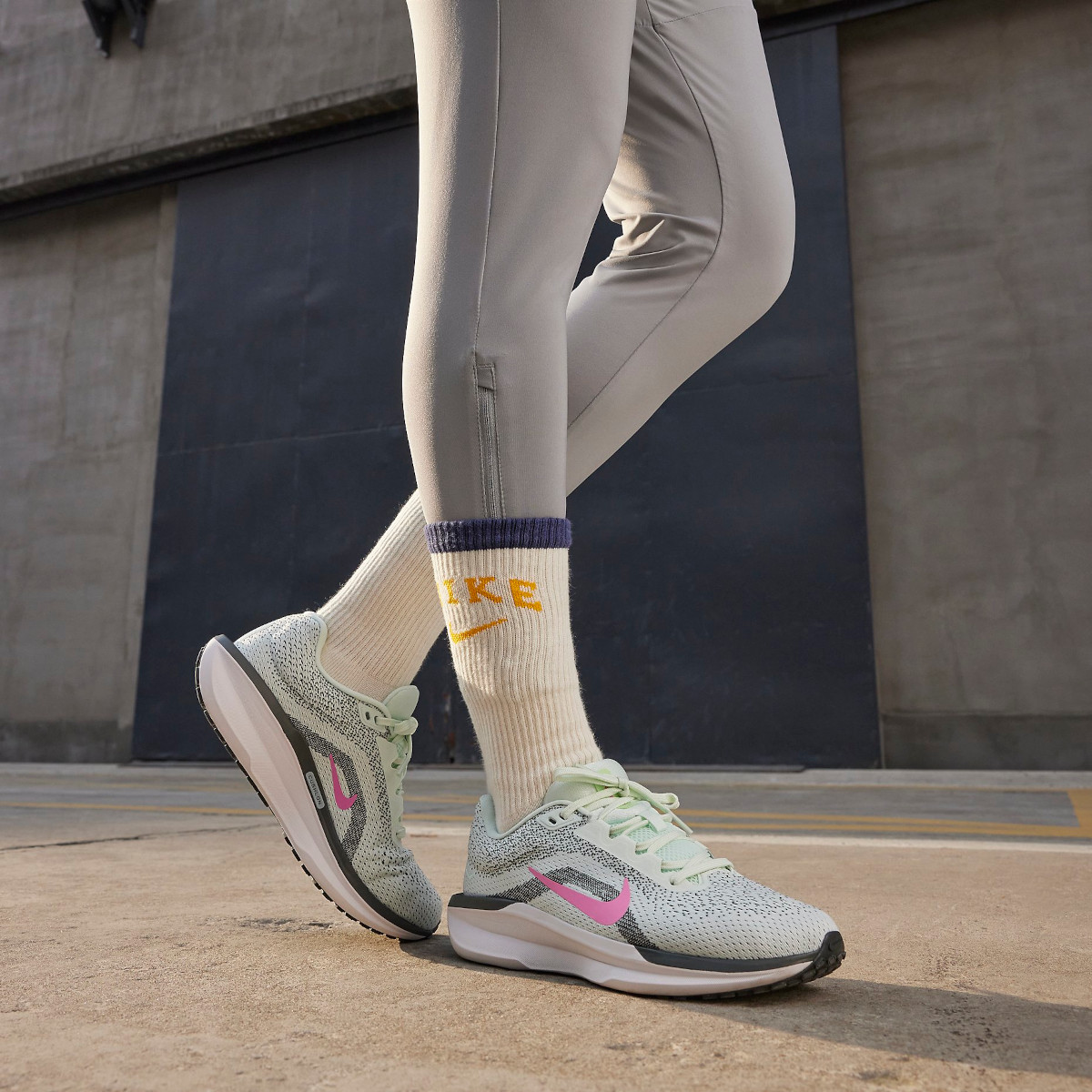 早い者勝ち⭐︎WMNS NIKE AIR WINFLO 11 レディース24.5 Nike Winflo 11 Women's Road Running Shoes. Nike.com