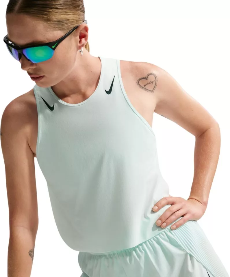 Toppi Nike AeroSwift crop