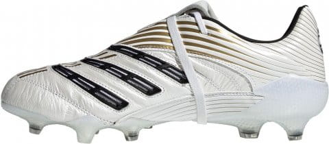 football shoes predator absolute