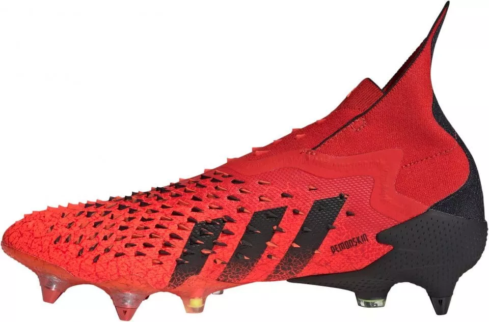 Football shoes adidas PREDATOR FREAK + SG