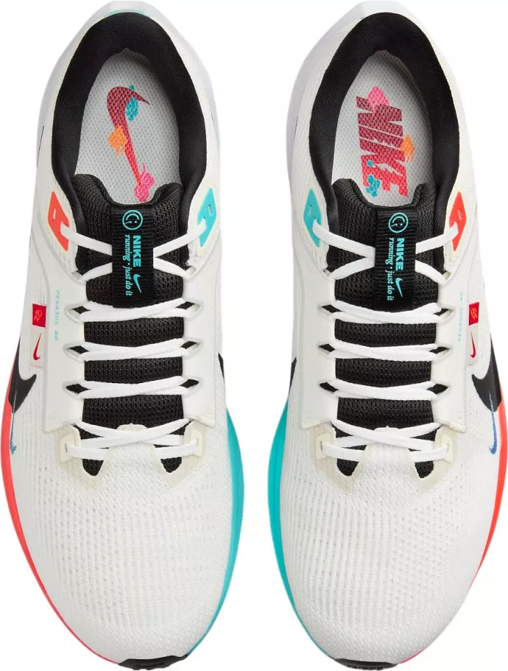 Running shoes Nike Pegasus 40