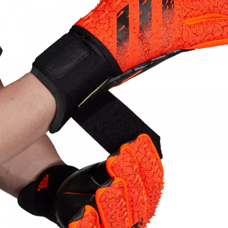 Goalkeeper's gloves adidas PRED GL PRO ULT