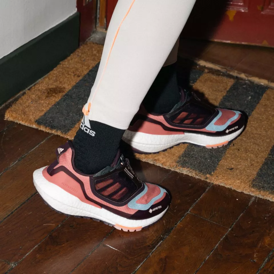 Dámské běžecké boty adidas Ultraboost 22 Gore-Tex