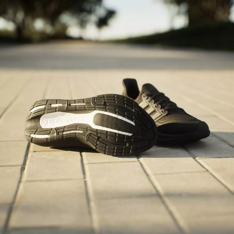 Running shoes adidas ULTRABOOST LIGHT W