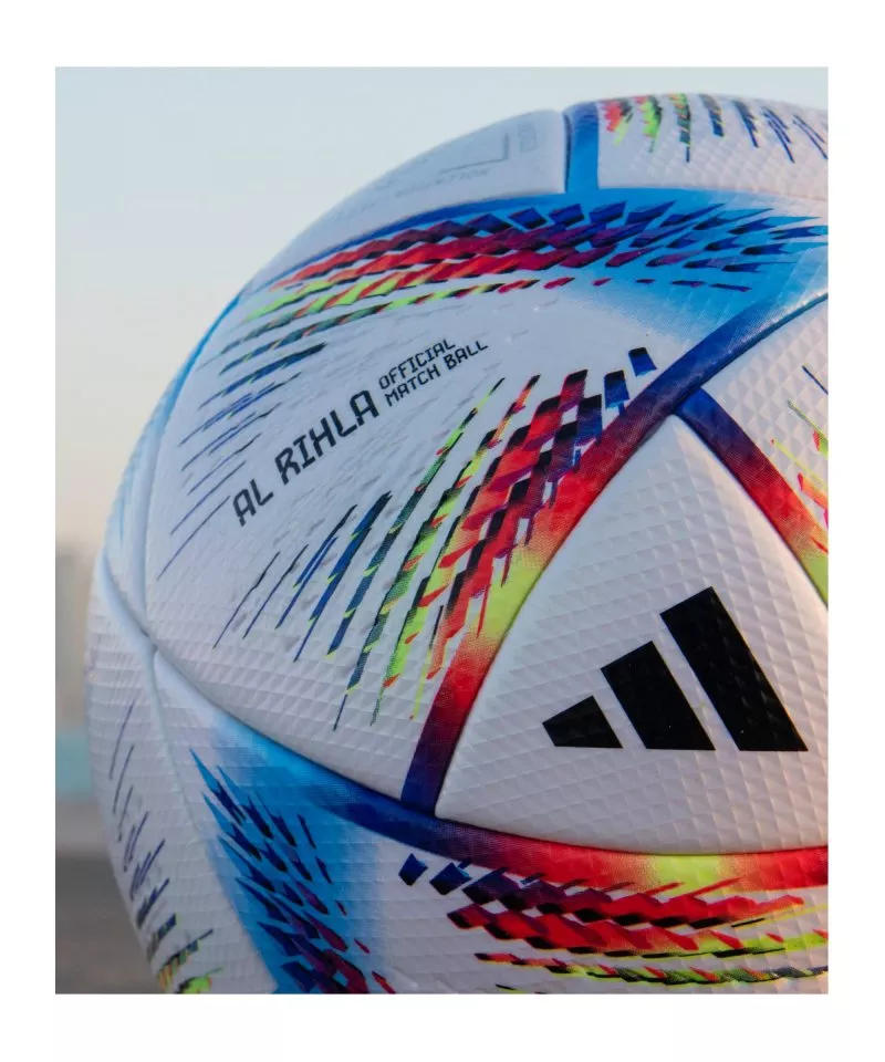 Bezešvý fotbalový míč adidas Al Rihla Pro