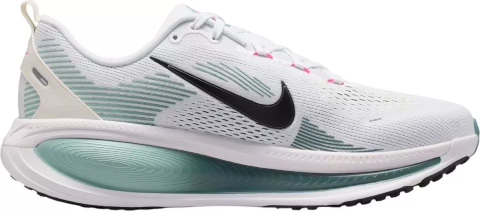 Running shoes Nike Vomero 18