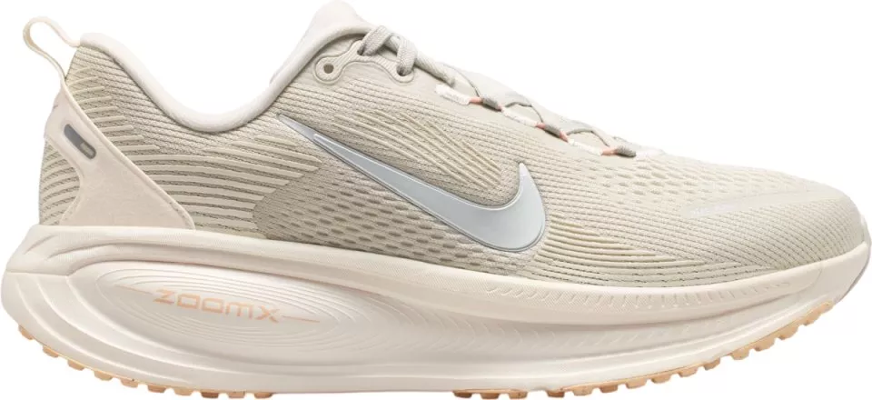 Tekaški copati Nike Vomero 18
