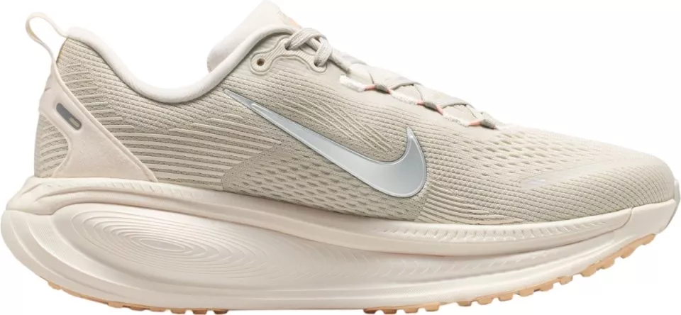 Tekaški copati Nike Vomero 18