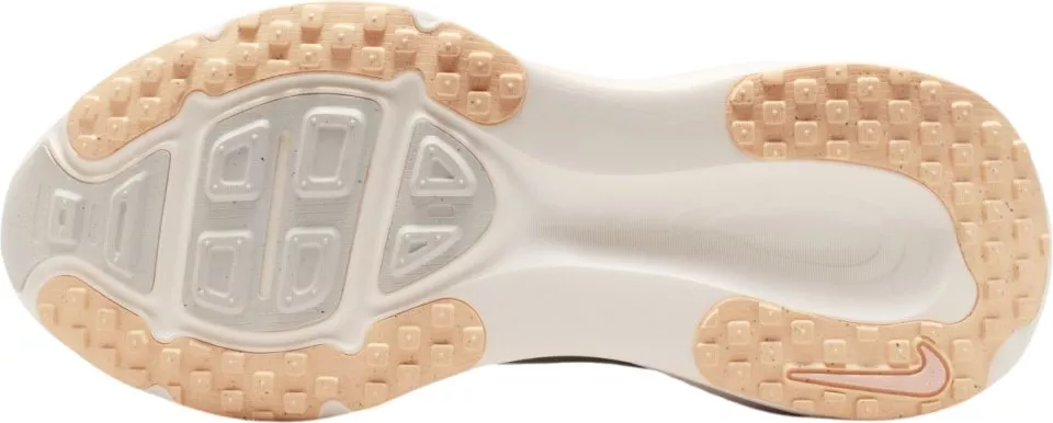 Tekaški copati Nike Vomero 18