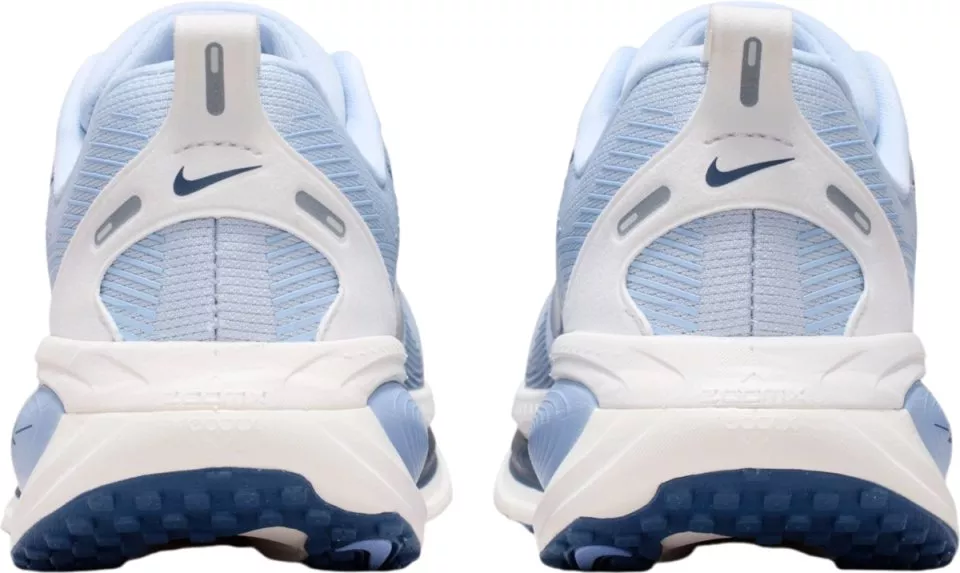 Running shoes Nike Vomero 18