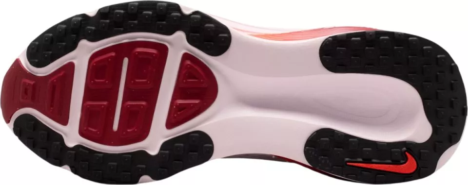 Tekaški copati Nike Vomero 18