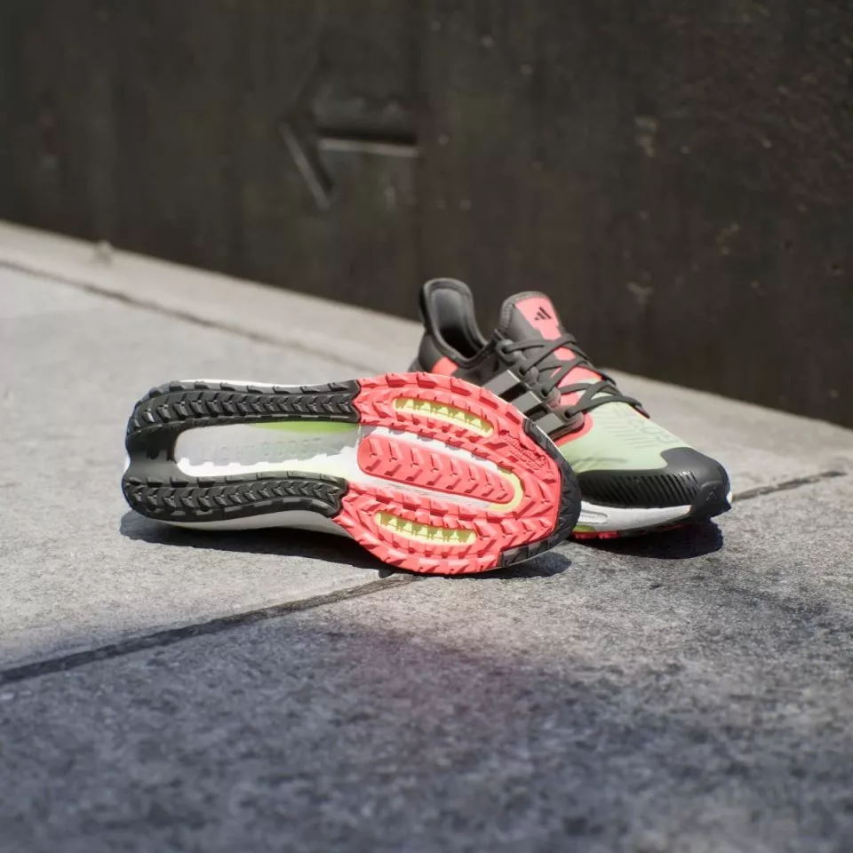 Обувки за бягане adidas ULTRABOOST LIGHT GTX