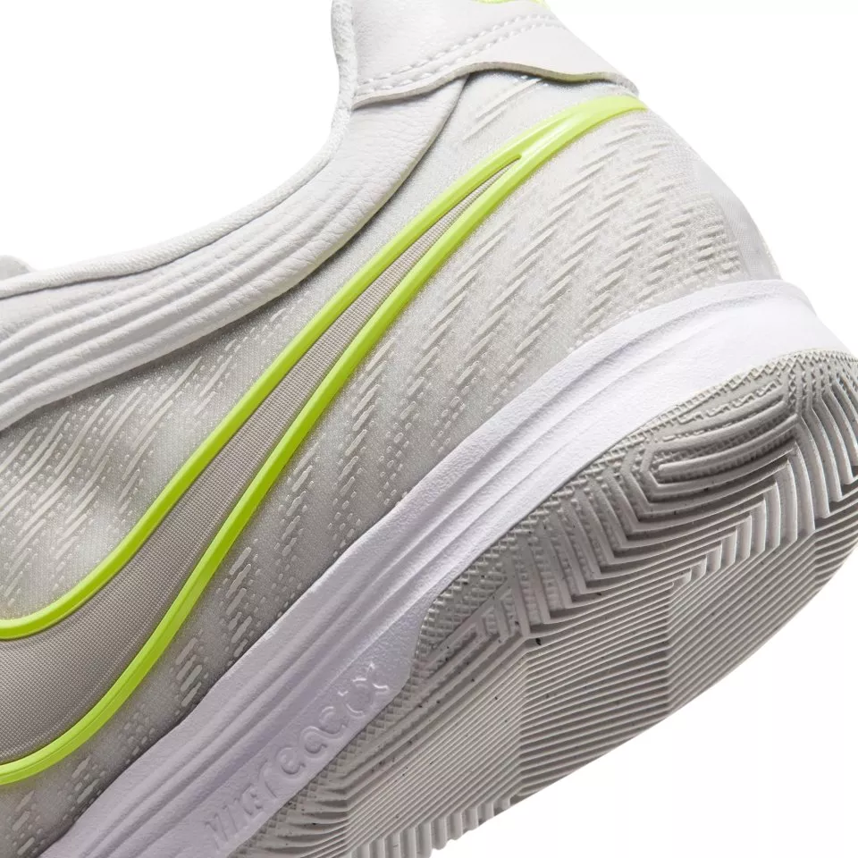 Nízke halové kopačky Nike Tiempo Reactgato