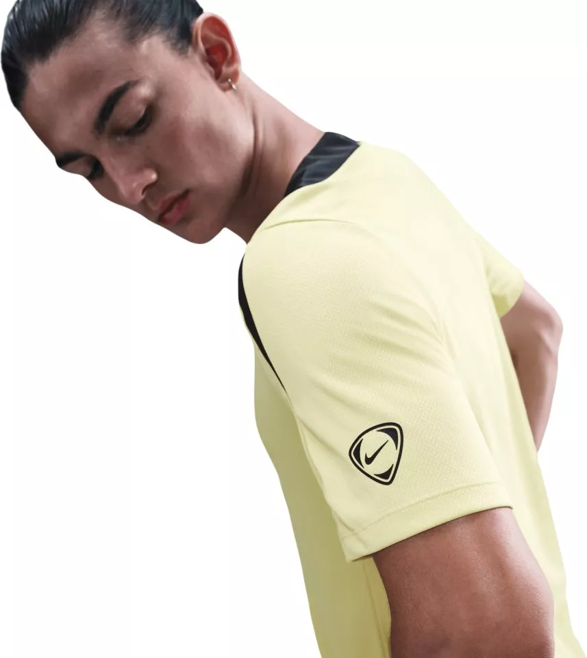 Тениска Nike Dri-FIT Strike Total 90 Training