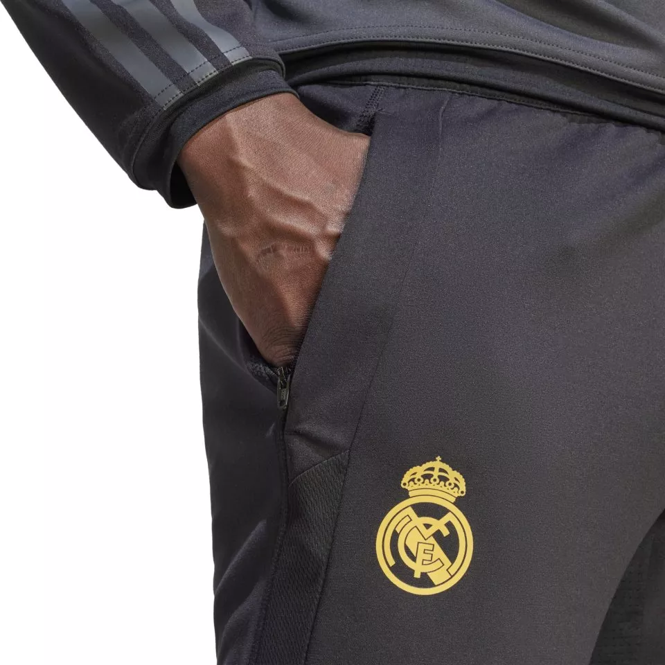 Real Madrid Tracksuit Pants : r/pandabuy_jerseys