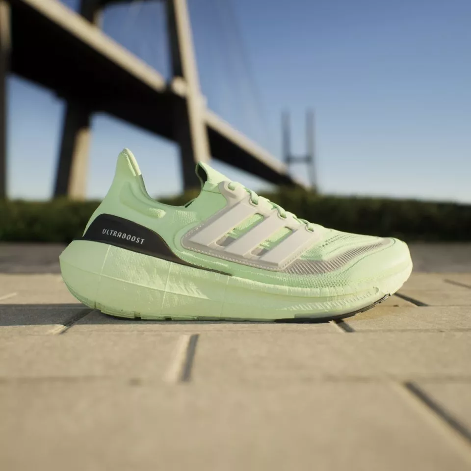 Running shoes adidas ULTRABOOST LIGHT