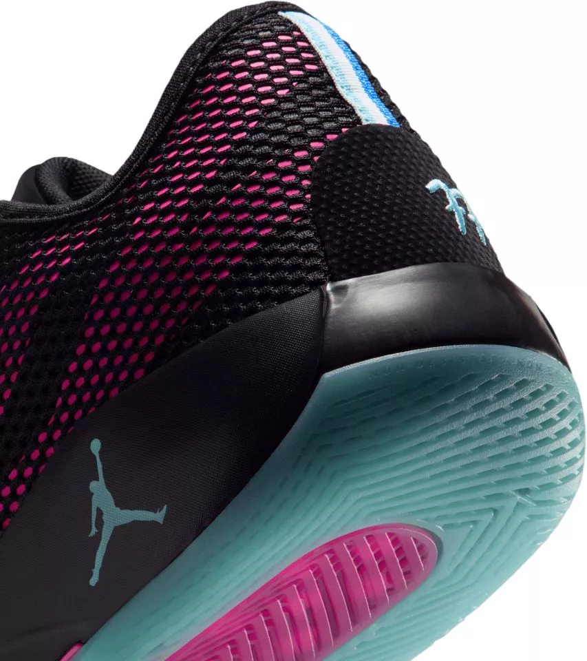 Παπούτσια μπάσκετ Jordan Luka 77