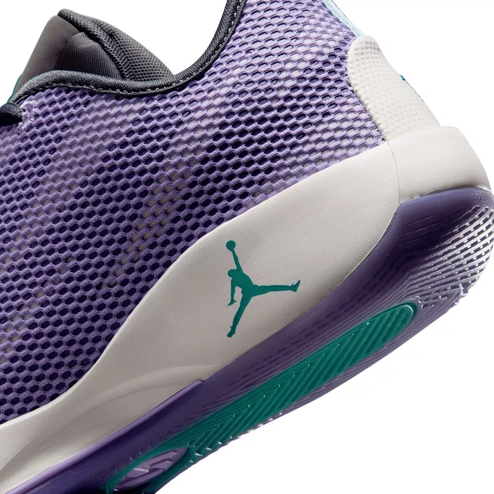 Basketball shoes Jordan Luka 77