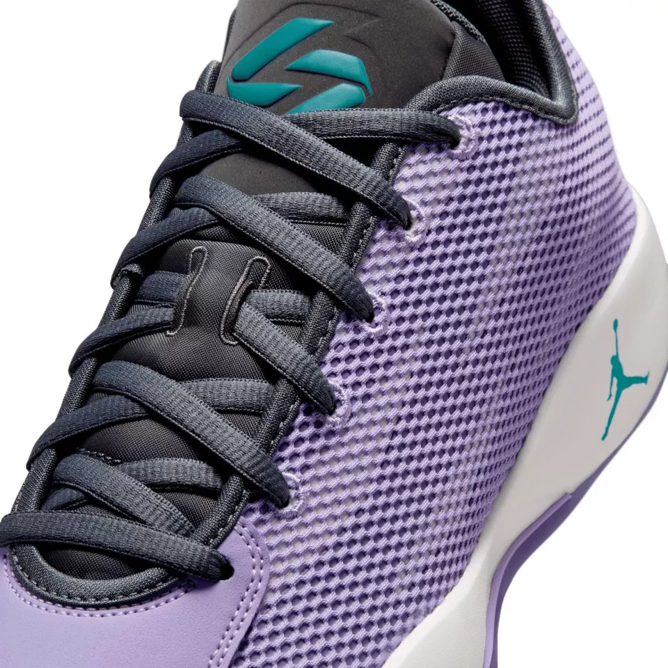 Basketball shoes Jordan Luka 77