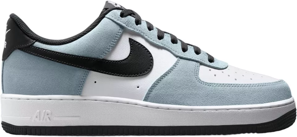 Shoes Nike Air Force 1 '07 LV8