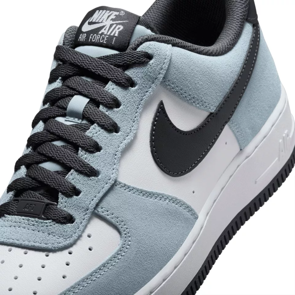 Shoes Nike Air Force 1 '07 LV8
