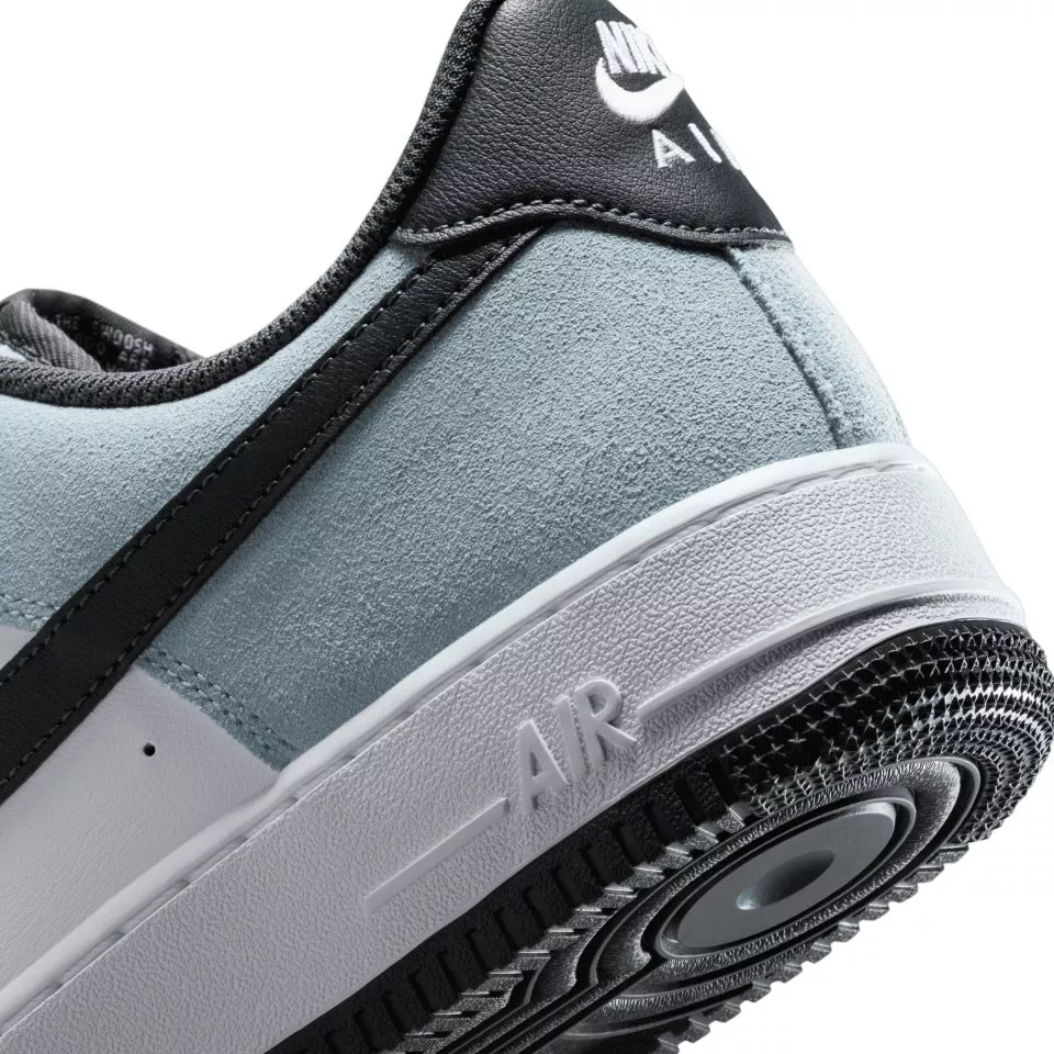 Shoes Nike Air Force 1 '07 LV8