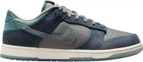Dunk Low Retro SE Sneaker