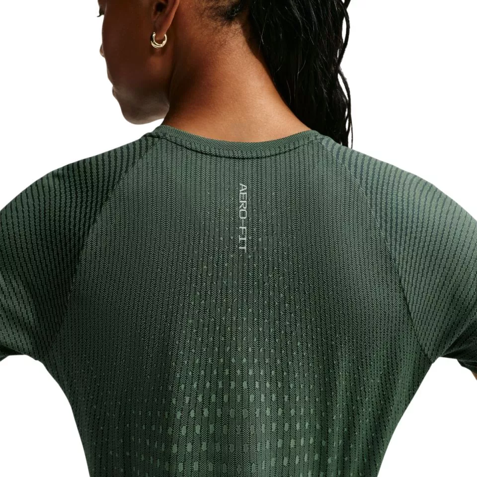 T-shirt Nike Swift