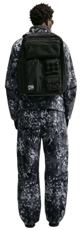 Pantalón Nike Tech Woven